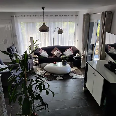 Large Cosy Property 15Min From Central London Exterior photo